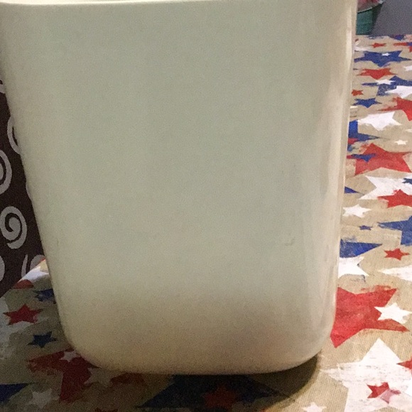 COPY - Mickey bath waste basket - Picture 2 of 3